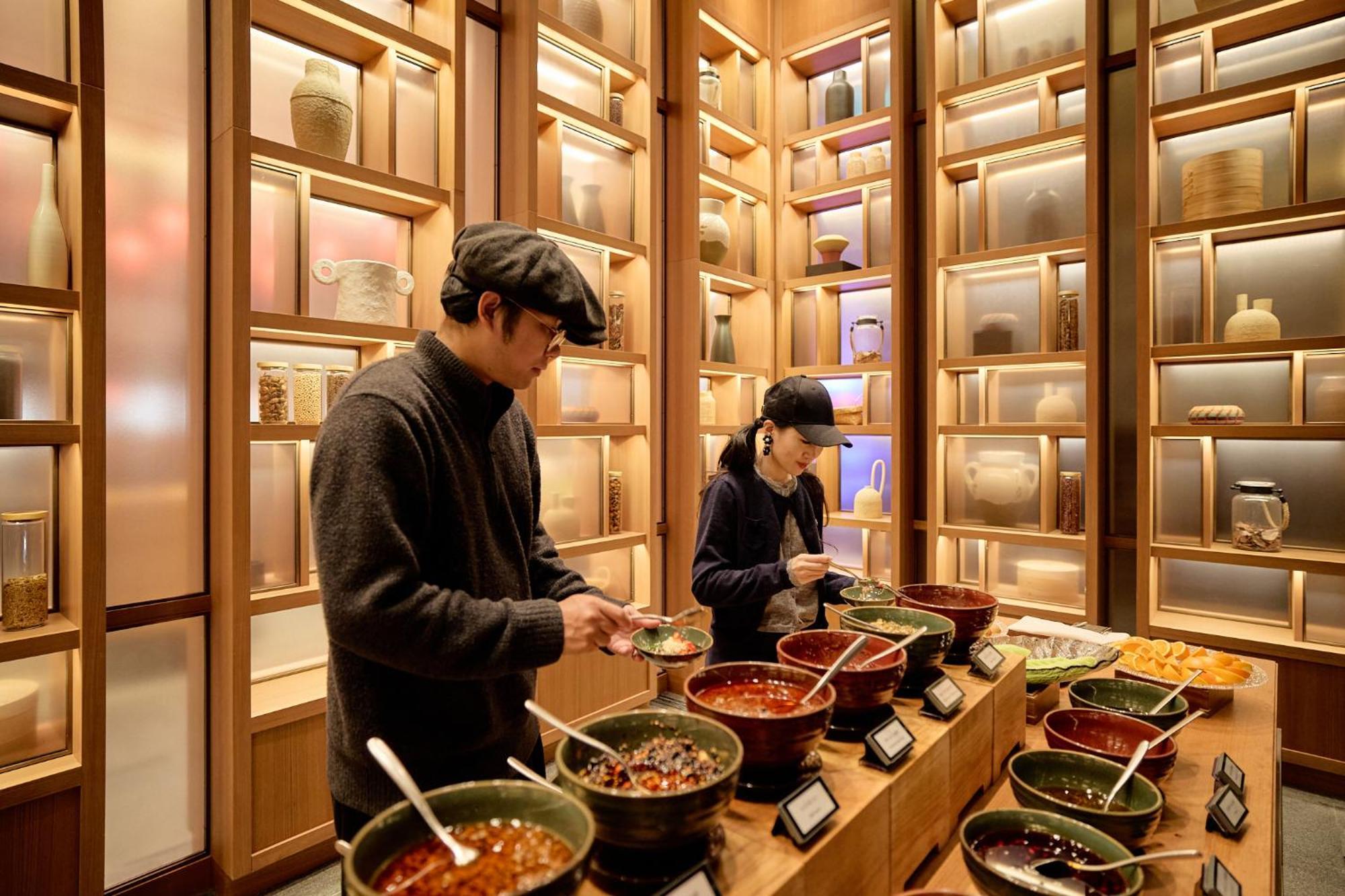 Hotel Grand Hyatt Jeju Exterior foto A selection of Korean banchan